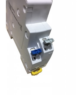 Schneider R9EFC610 - DISJ. XE 1P+N 10A C - CERTIF NF Schneider R9EFC610 - DISJ. XE 1P+N 10A C - CERTIF NF